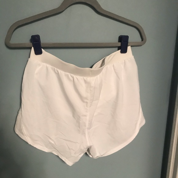 UNDER ARMOUR SHORTS - Picture 3 of 3